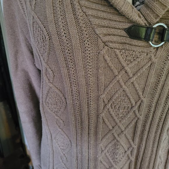 💚 Tan Sweater - Picture 3 of 5